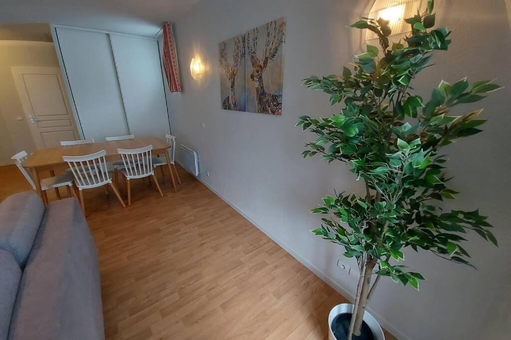 Appartement Moderne, Hyper-Centre - 6/8 Pers. Bagnères-de-Luchon Exterior foto